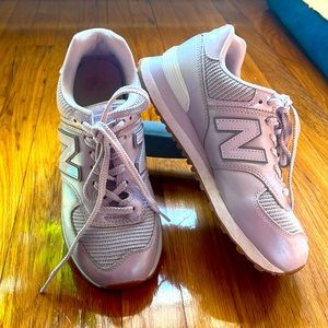 Slightly worn lilac color New Balance Encap sneaker size 8W